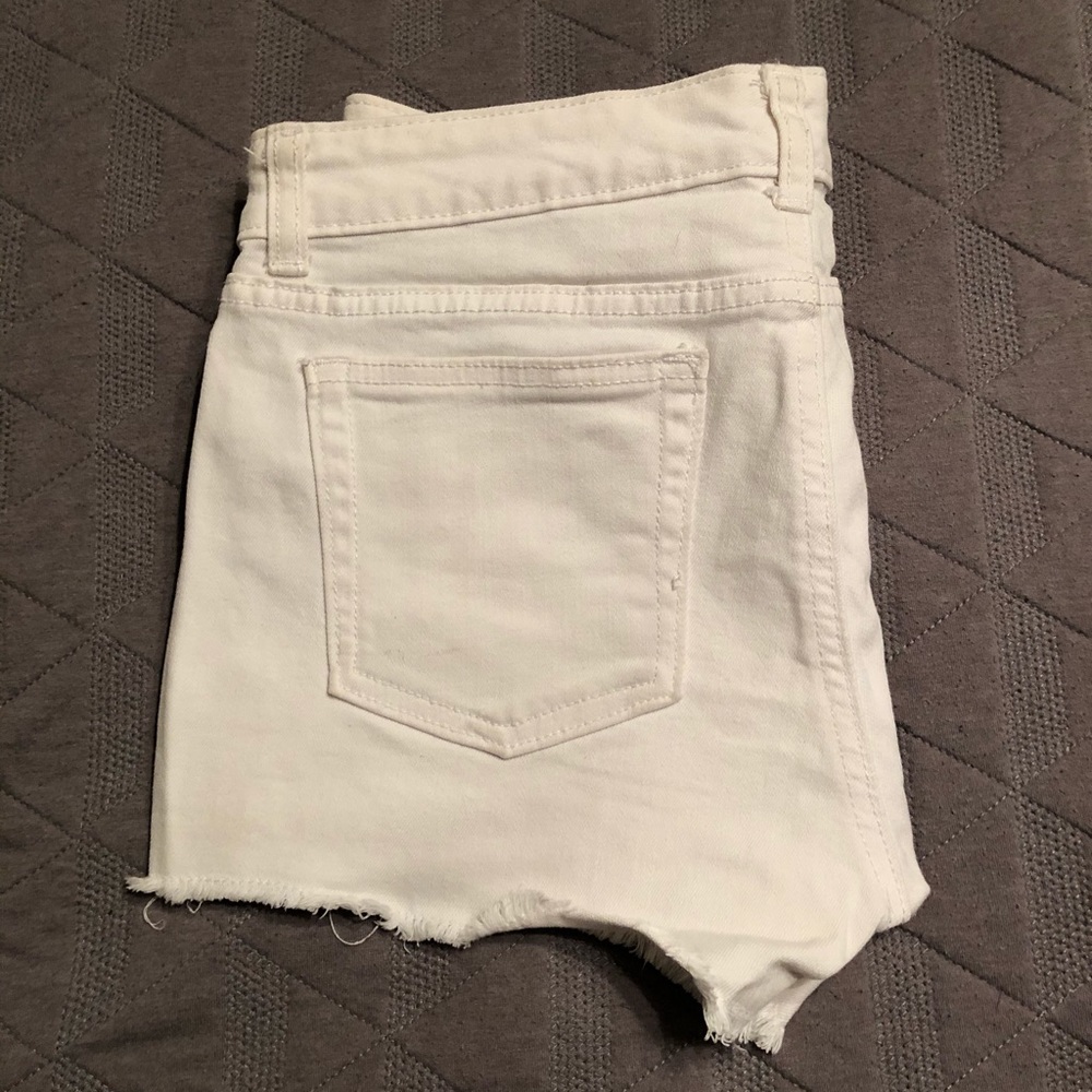White jeans - Picture 3 of 4